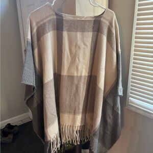 Universal Thread Checkered Fringe Poncho